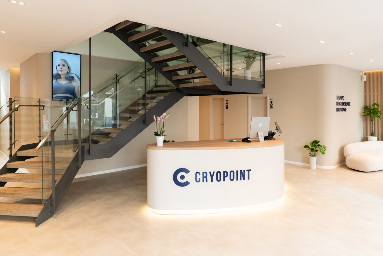 CRYOPOINT Refrath Longevity Spa Lounge
