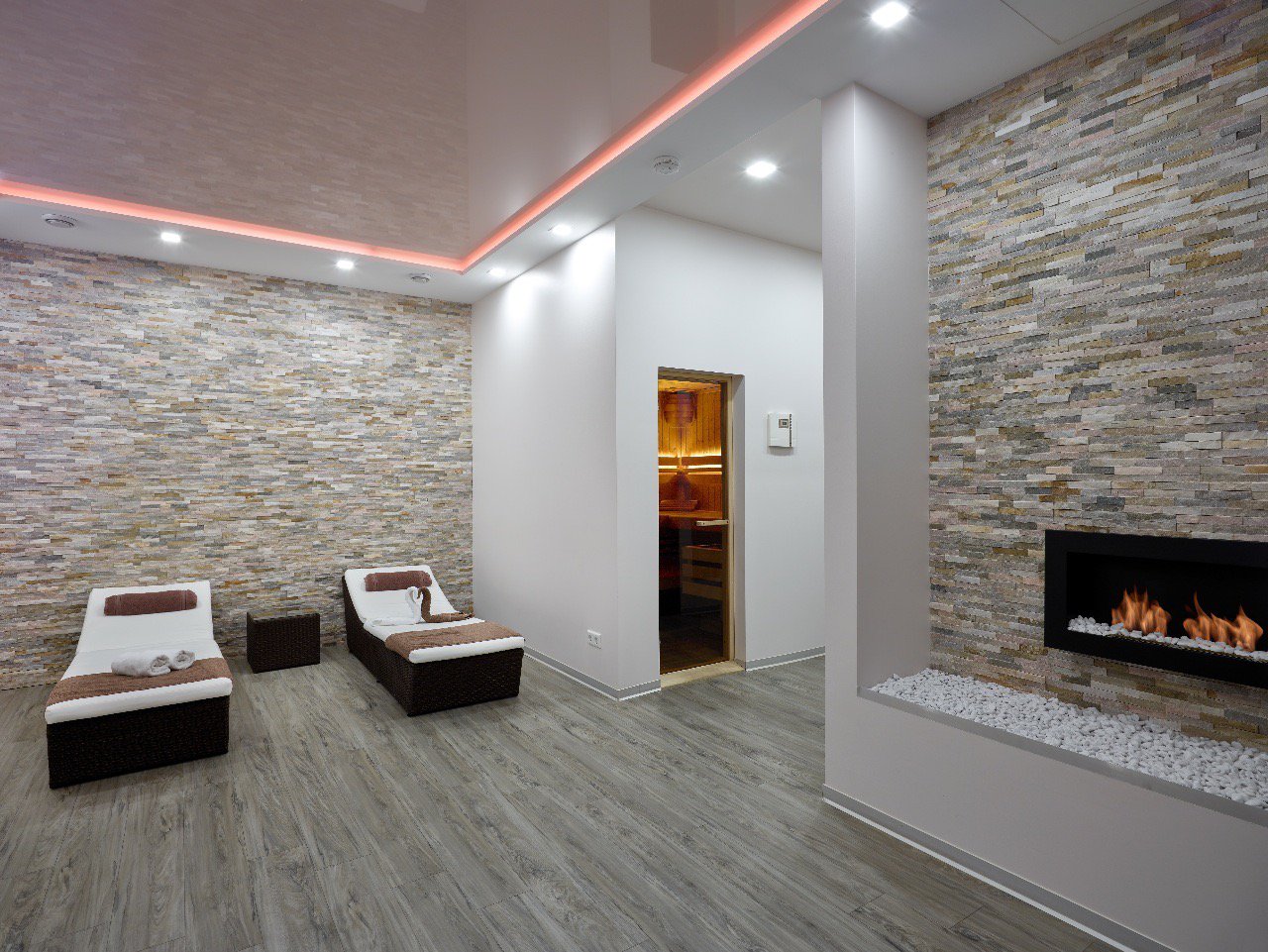 DELUXE spa center
