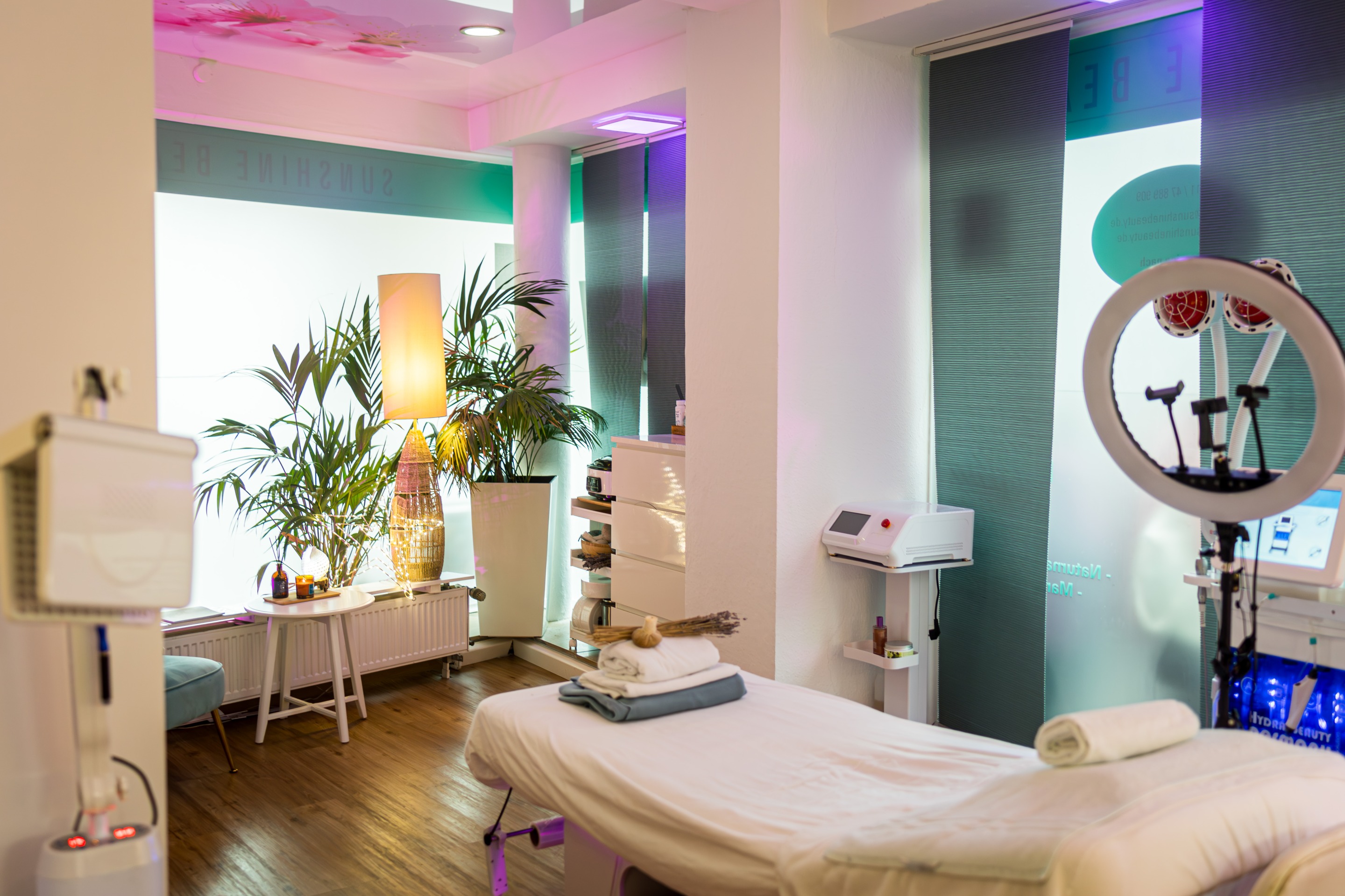 Sunshine Beauty Kosmetik, med. Fußpflege,Wellness Massage und Kopf Spa Fürth