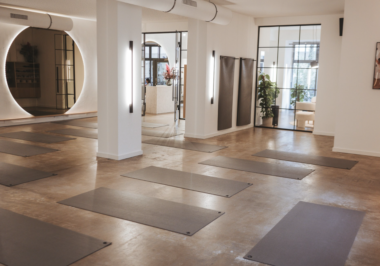 Hale.Now - Das Floor Studio Mitte