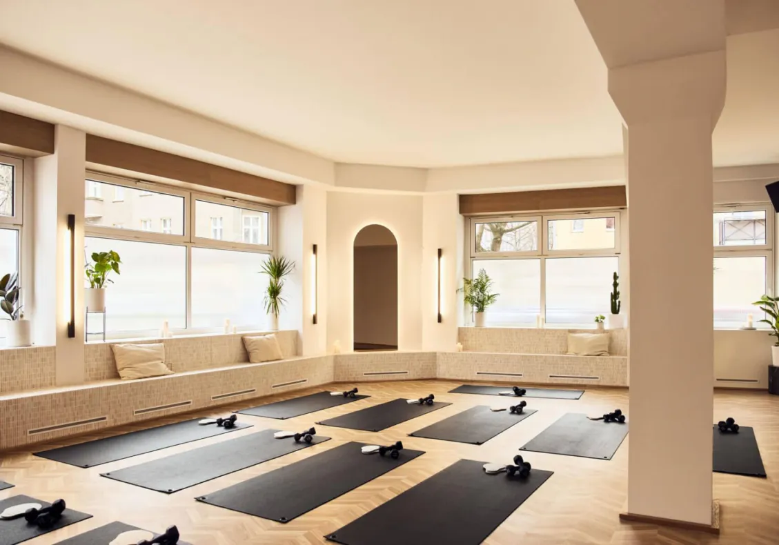 Hale.Now - Friedrichshain Floor & Chair