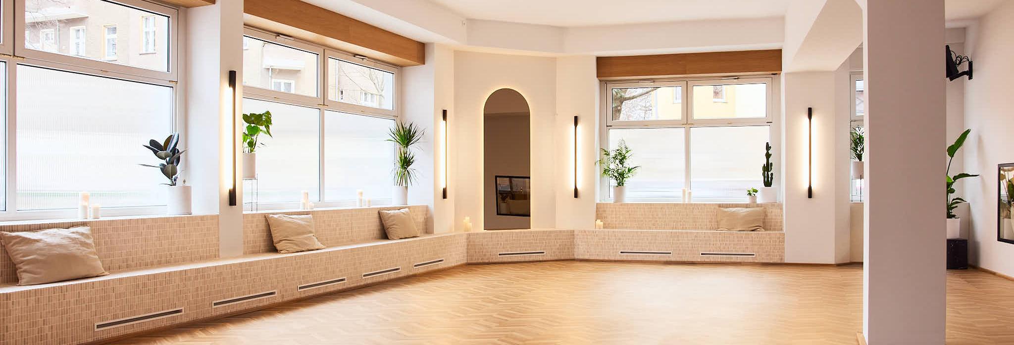 Hale.Now - Friedrichshain Floor & Chair