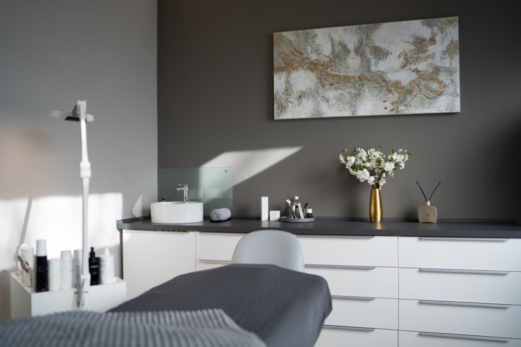 Skin Perfection Dresden | Kosmetikstudio Dresden | medizinische Kosmetik | Botoxfreie Hautverjüngung secondary image