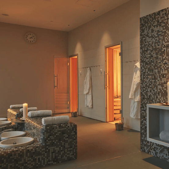 Institute SK - im Hyperion Hotel