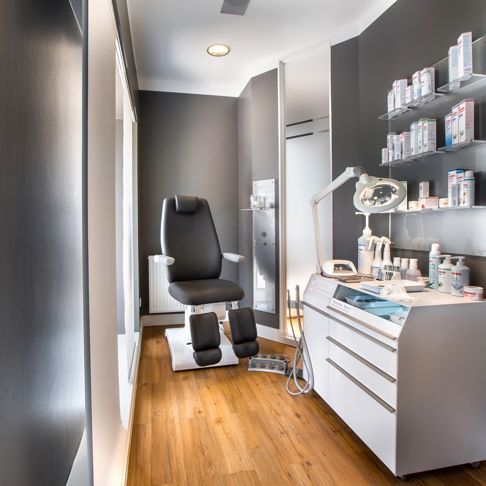 Margarita M. Cosmetics Remscheid | Hydrafacial | MORPHEUS8 | INFUZION | Laser-Haarentfernung | Lumecca | Liposana3 | VISIA secondary image