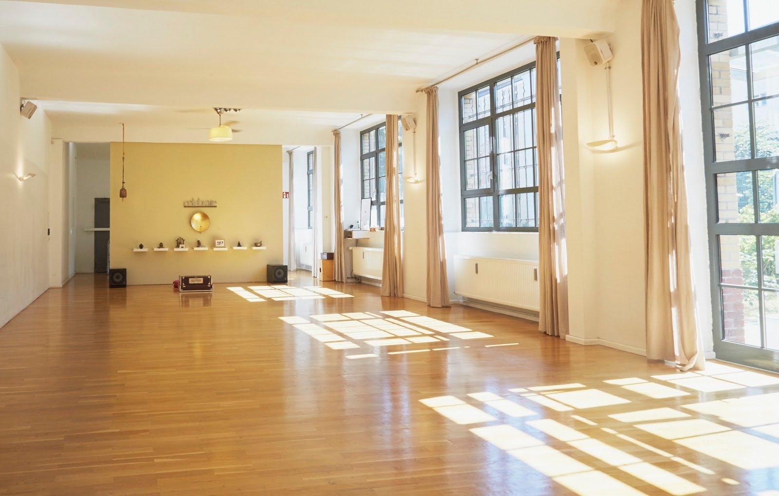 Jivamukti Yoga School