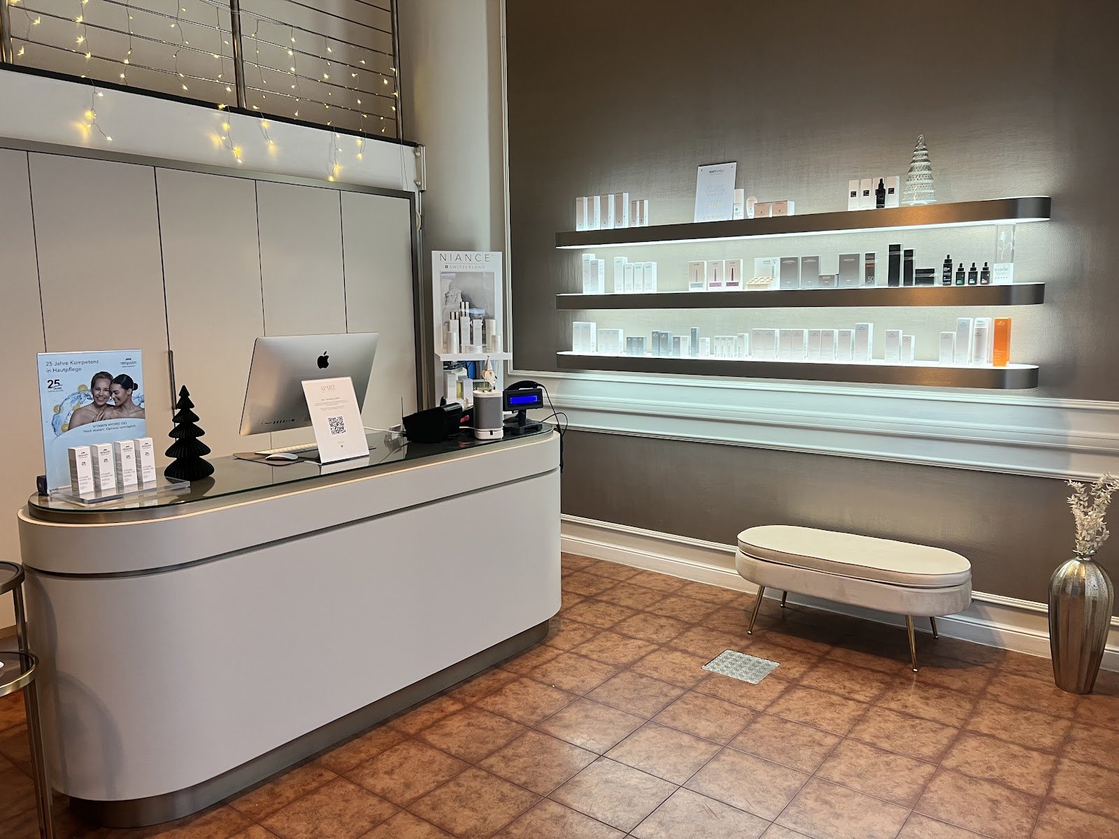 Apart beauty secondary image