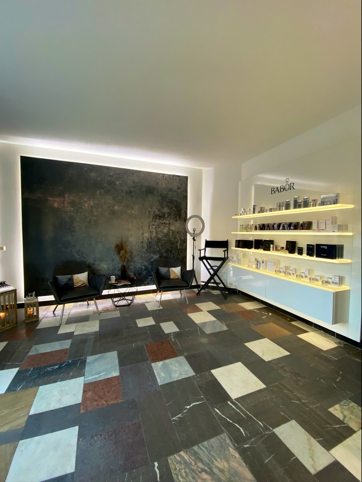 IOVILIUS BEAUTY secondary image