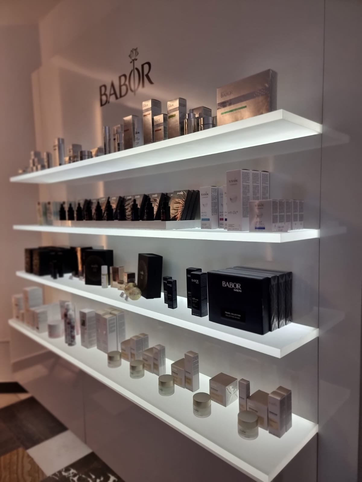 IOVILIUS BEAUTY secondary image