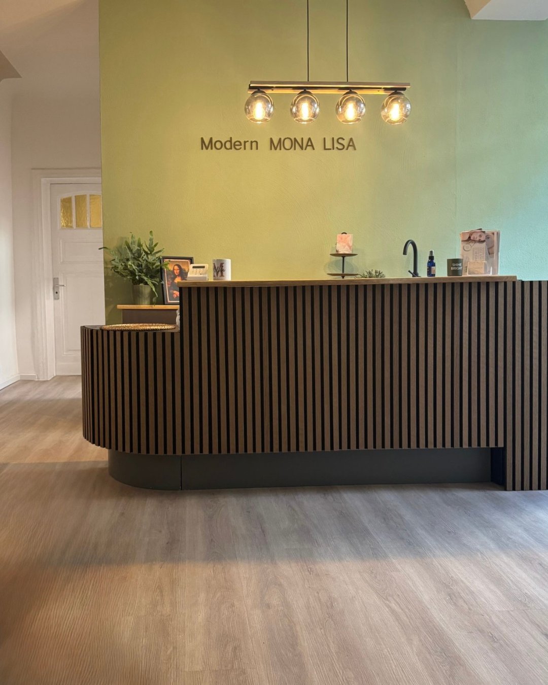 Modern MONA LISA