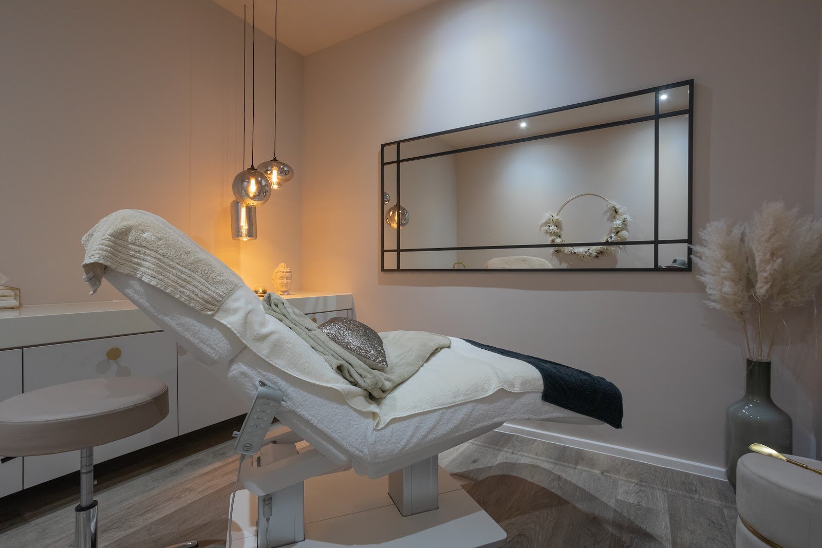 New Faces secondary image