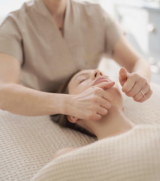 Beauty Lounge & Little Spa secondary image