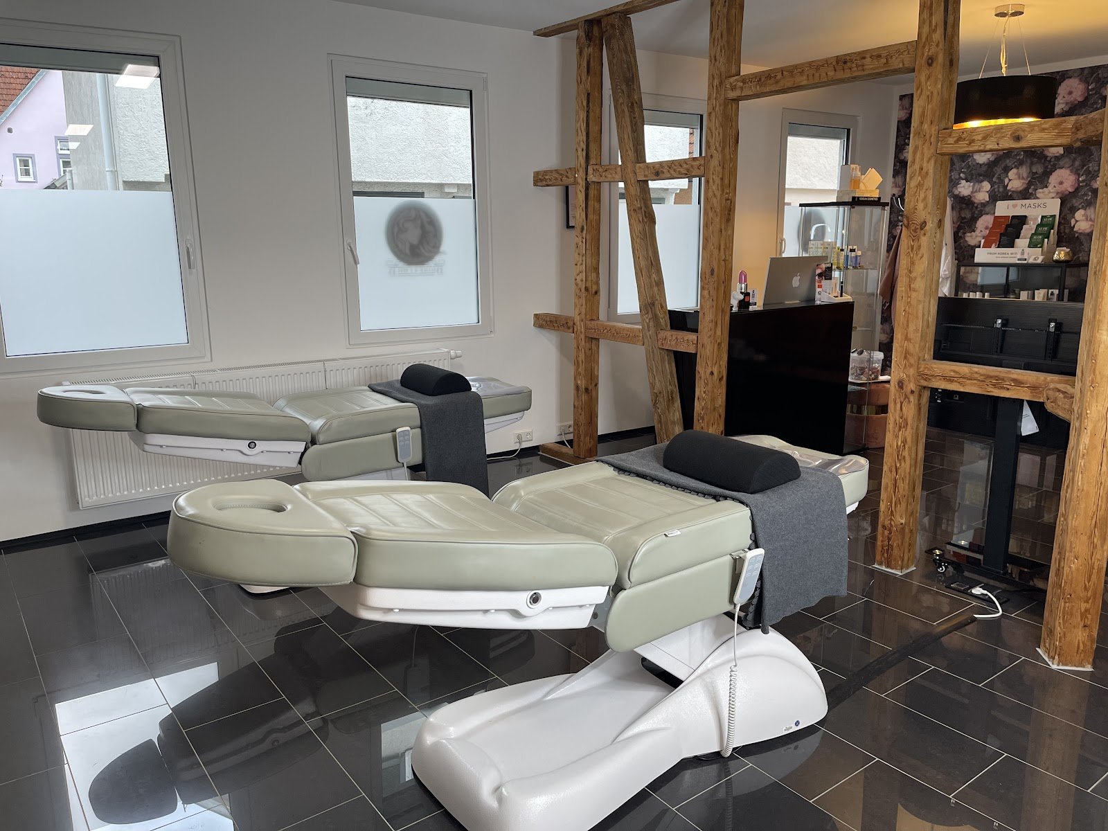 Dione's Child secondary image