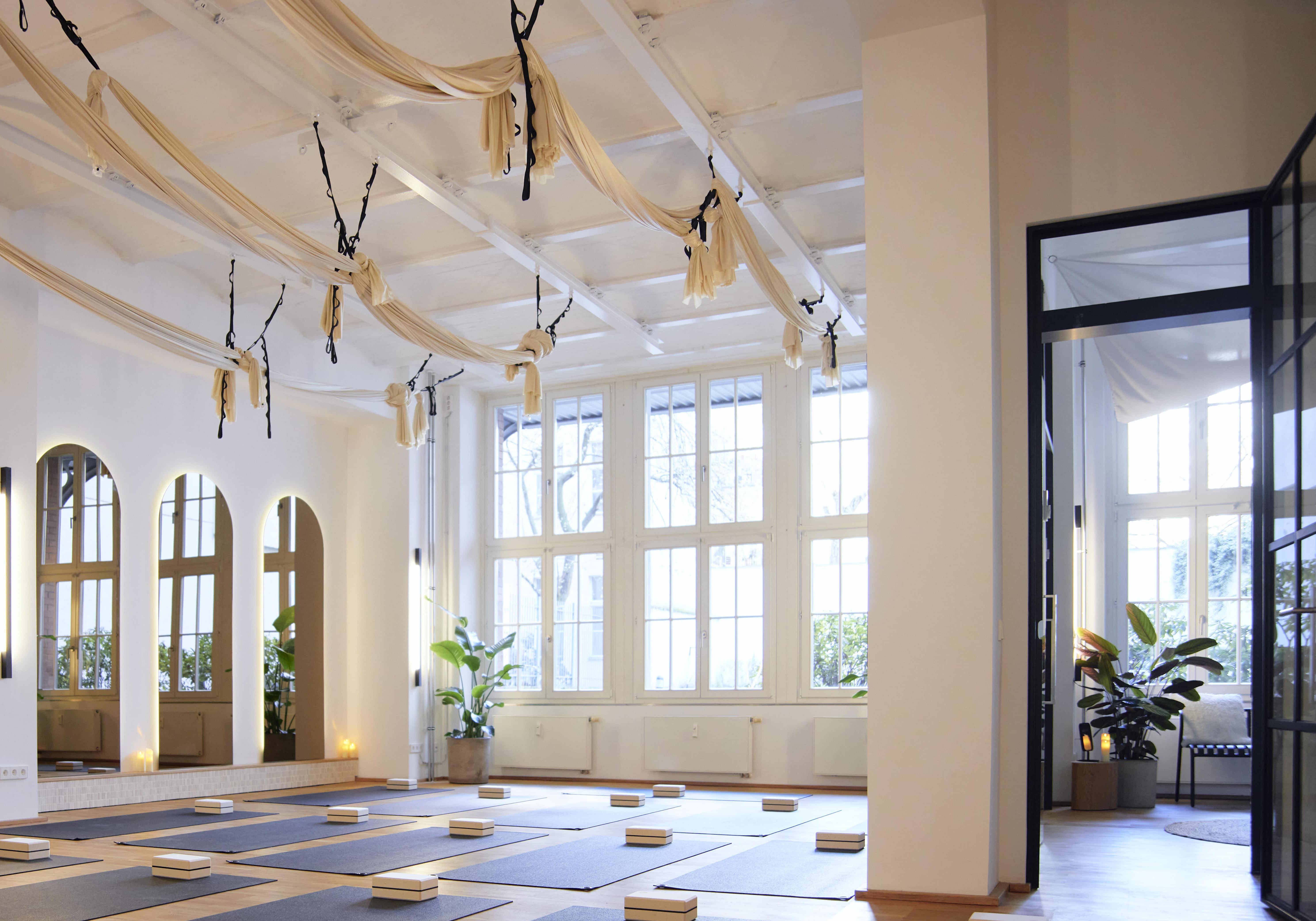 Hale.Now - Das Floor Studio Mitte