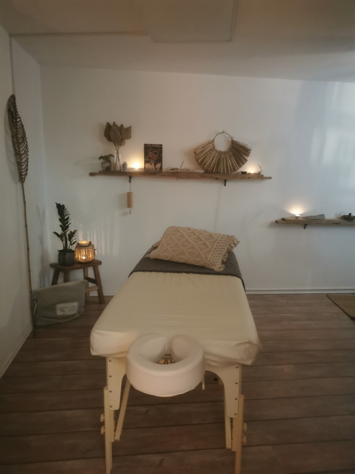 LOMI LOUNGE by NADJA KLINGER - Ganzheitliche Massage-Rituale für Körper & Seele, Witten